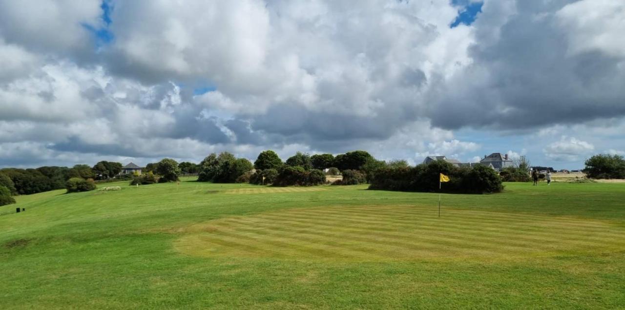 Wheal Prosper- Beautifully Fitted Wooden Lodge Helston Cornwall ภายนอก รูปภาพ
